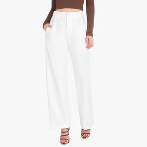Kittenish white pants